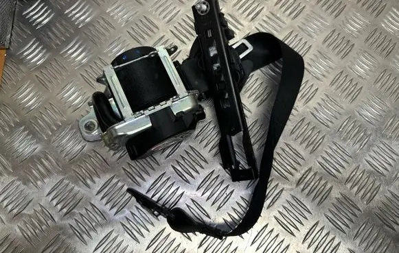 Mercedes-Benz C AMG W205 Set of seat belts 622765700