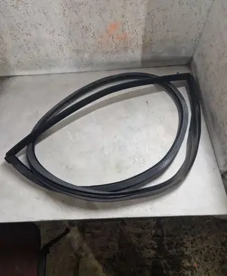 Citroen C6 Rear door rubber seal (on body) 