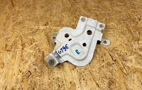 Audi e-tron Fender mounting bracket 4KE821150 4KE821434
