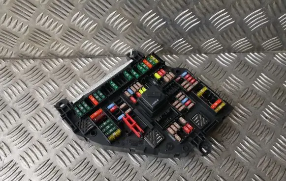BMW 5 F10 F11 Fuse module 9264923 926492302 016704991