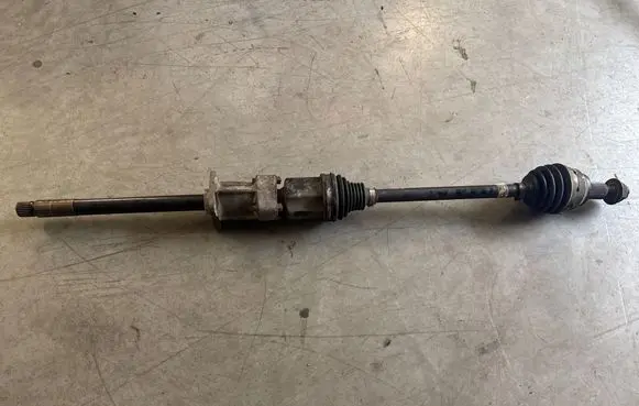 Maserati Ghibli Front driveshaft 06700070770