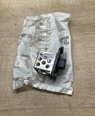 Peugeot 206 Heater blower motor/fan resistor 1267E3 9641212480 08OHM