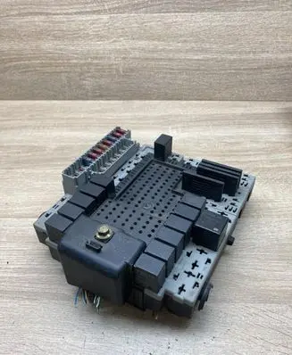 Volvo S70 V70 V70 XC Fuse module 9452773