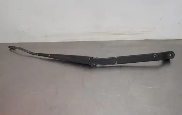 Mitsubishi Outlander Front wiper blade arm