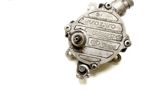 Volvo V70 Vacuum pump 08699237