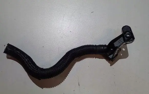 Breather/breather pipe/hose