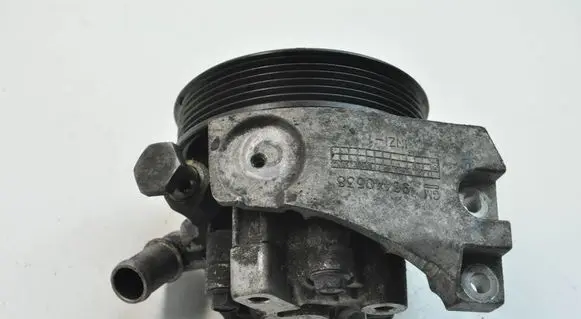 Chevrolet Cruze Power steering pump 96837814