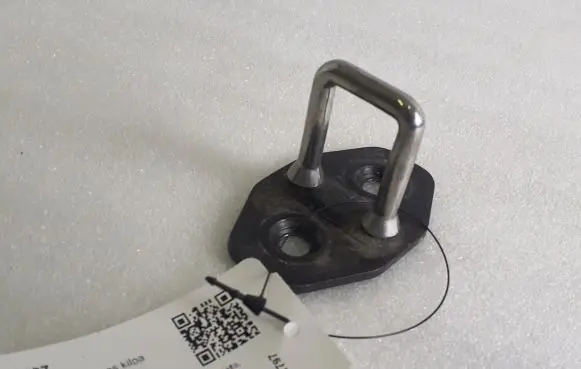 Porsche Cayenne (92A) Trunk lock loop 7P0827517