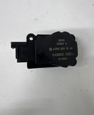 Mercedes-Benz E W211 Air flap motor/actuator E0053 EAB502 A2038201642