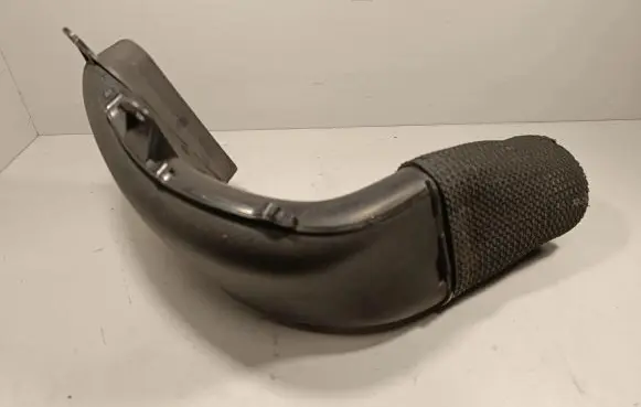 Jaguar XF X250 Air intake duct part 8X239A673AB