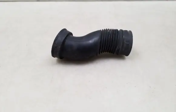 Opel Zafira B Air intake duct part 90531007