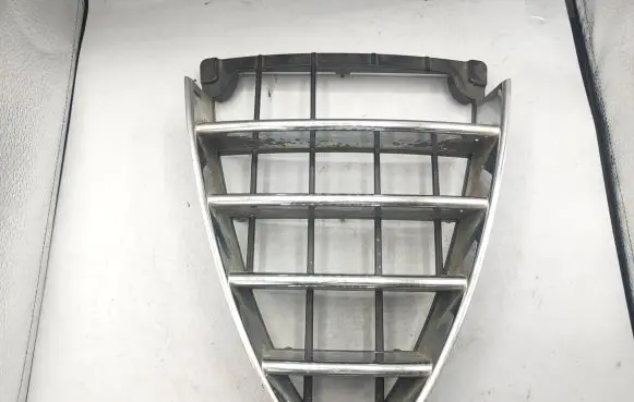 Alfa Romeo 159 Front bumper upper radiator grill