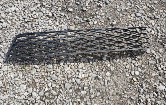 Ford Galaxy Front bumper lower grill 7M5854687 YM2117K945CA
