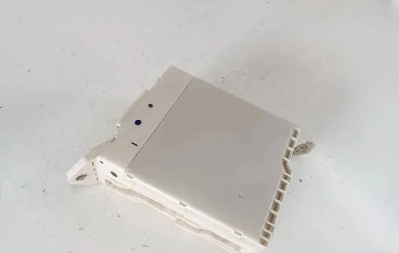 Lexus GS 300 350 430 450H Fuse module 8276030633