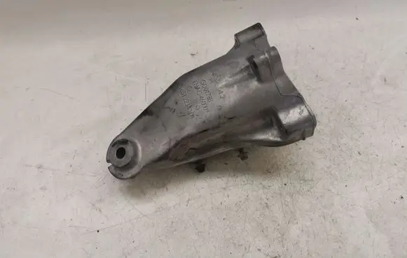 Mercedes-Benz C W205 Engine mounting bracket A6512234304