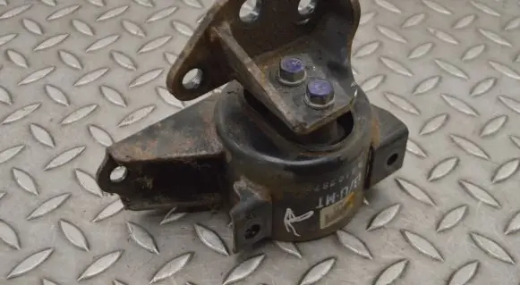 KIA Soul Engine mount bracket 1012877