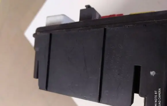 Opel Vectra C Fuse module 13240247 519181101 00158596