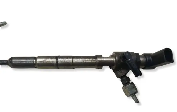 Volkswagen Golf VI Fuel injector 03L130277B