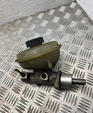 Audi A6 S6 C4 4A Master brake cylinder 8D0611301