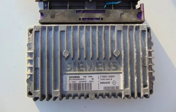 Renault Clio II Gearbox control unit/module S105280021B 7700115401