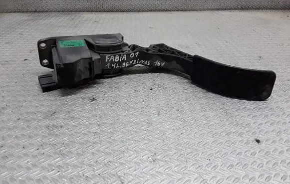 Skoda Fabia Mk1 (6Y) Accelerator throttle pedal 0280752215 6Q1721503A