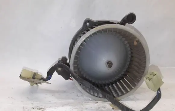 KIA Clarus Heater fan/blower KIACLARUSPEIUKOVENTILIATORIUS NOTCODE