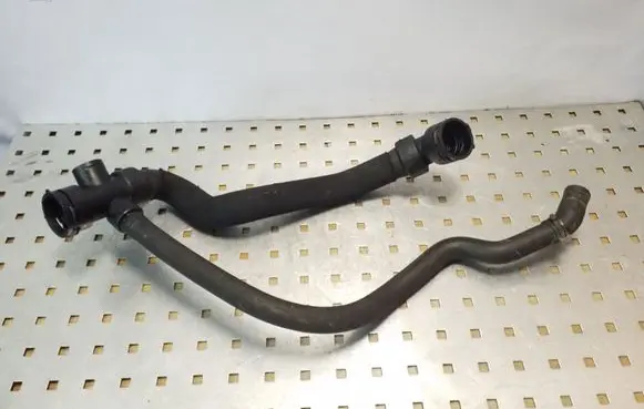 Audi A4 S4 B7 8E 8H Engine coolant pipe/hose 8E0121049T
