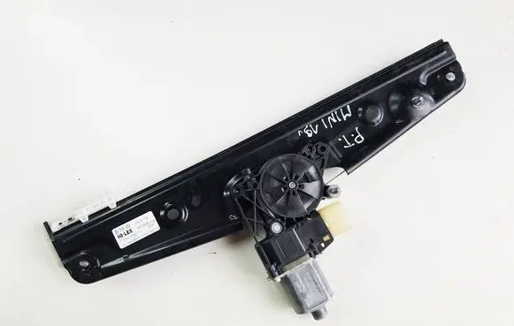 Mini Cooper Countryman F60 Rear door window regulator with motor 7390082