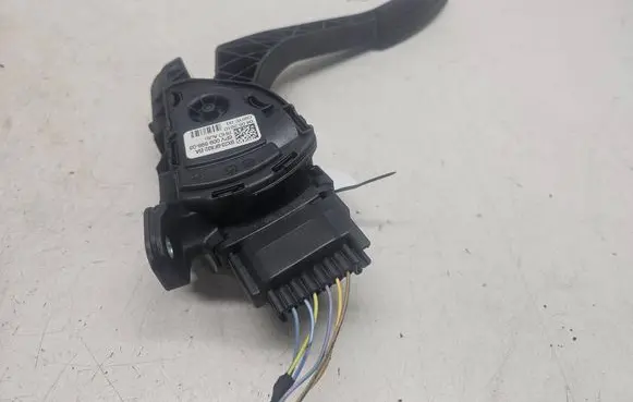 Jaguar XF X250 Accelerator throttle pedal 9X239F832BA