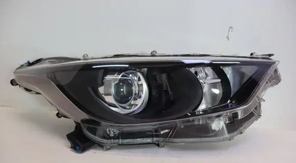 Toyota Yaris XP210 Headlight/headlamp 