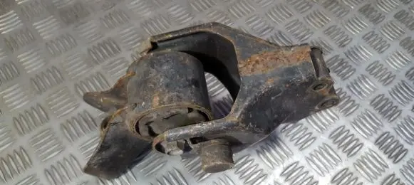 Engine mount bracket