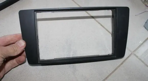 Skoda Octavia Mk2 (1Z) Radio/GPS head unit trim AP0ZCL5504 2DIN