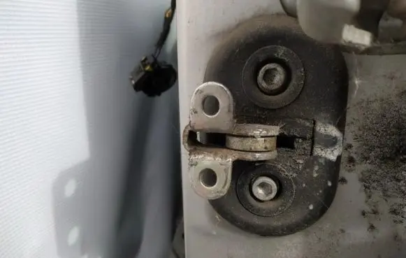 Fiat Punto (188) Front door check strap stopper 