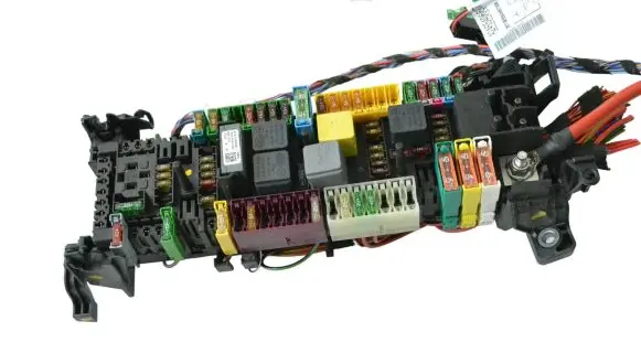 Mercedes-Benz A W176 Fuse box set A2465400340