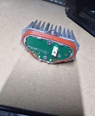 Ford Focus Voltage converter/converter module h1bb13d276ac