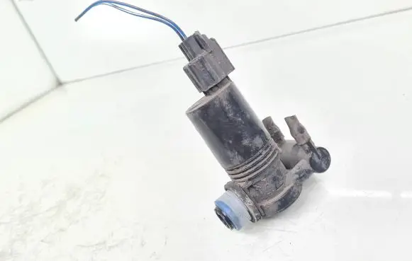 Ford Fiesta Windscreen/windshield washer pump 8A6117K624AB