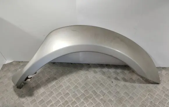 Nissan Navara D22 Front arch trim 