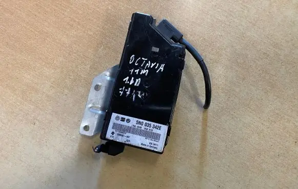 Skoda Octavia Mk2 (1Z) Head unit multimedia control 5N0035342E 1000001007 7660659182