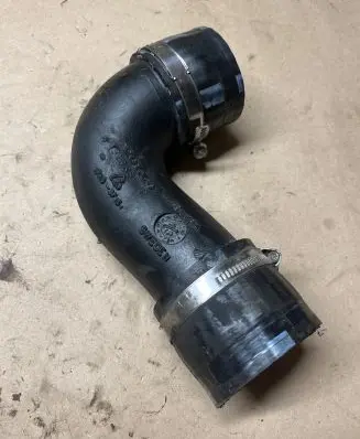 Volvo XC60 Intercooler hose/pipe 31338572