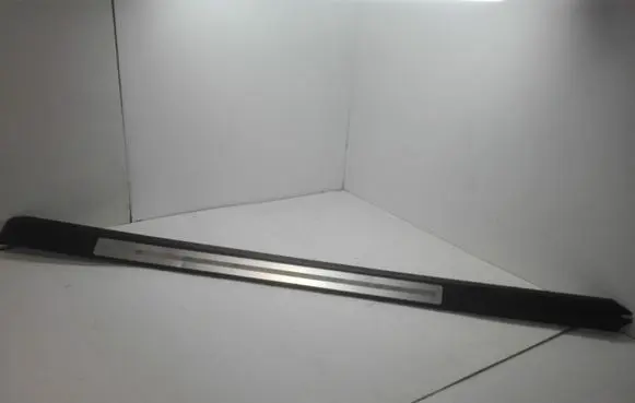 Front sill trim cover
