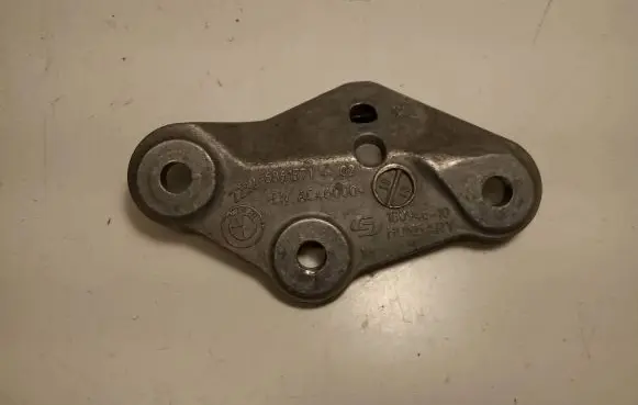BMW 5 G30 G31 Gearbox mounting bracket 6861571 AC46000 18094610