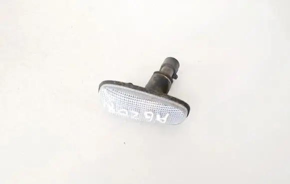 Opel Astra G Front fender indicator light 90560403