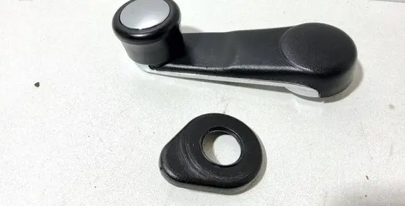 Audi A6 S6 C4 4A Rear door window winding handle 443837575A 893837597B 443837581D
