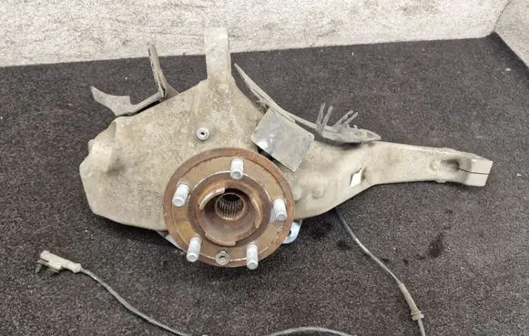 Land Rover Discovery 5 Front wheel hub PLA3K186