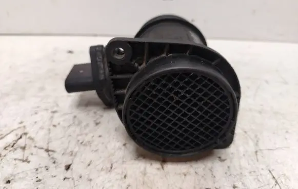 Volkswagen PASSAT B5 Mass air flow meter 0281002216 028906461