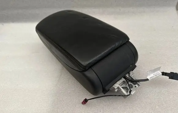 Audi A6 S6 C6 4F Armrest 041438900