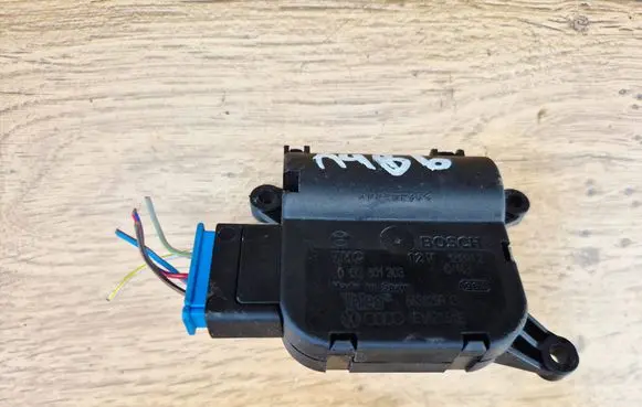 Audi A4 S4 B6 8E 8H Air flap motor/actuator 8E1820511B
