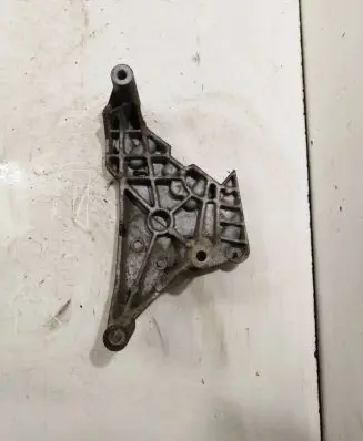 Volkswagen Touran I Engine mounting bracket 03g199207f