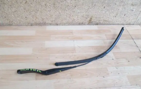 Volvo S40 Front wiper blade arm