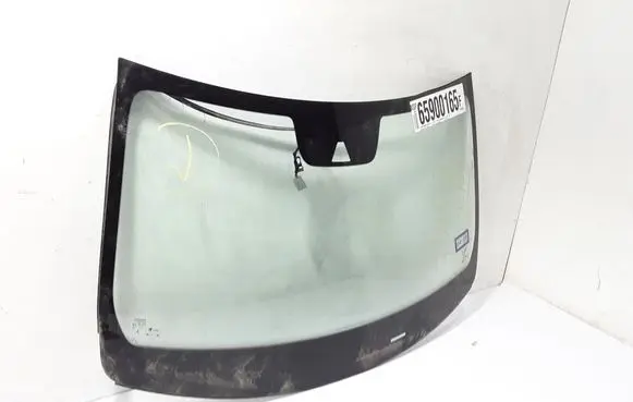 Volvo XC90 Front windscreen/windshield window 32244985